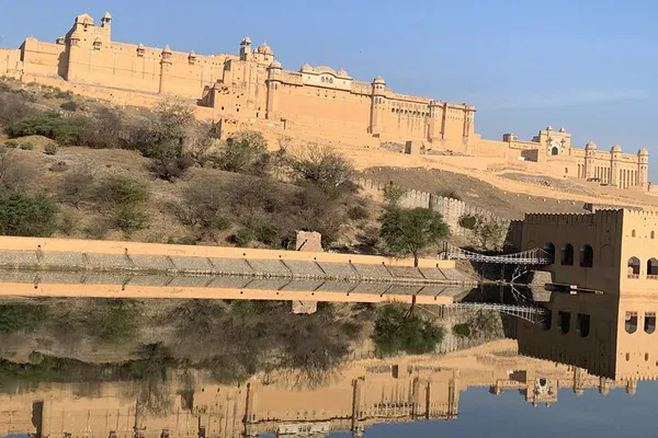 Unveiling Jaipur's Splendor: A Personalized Guided City Tour