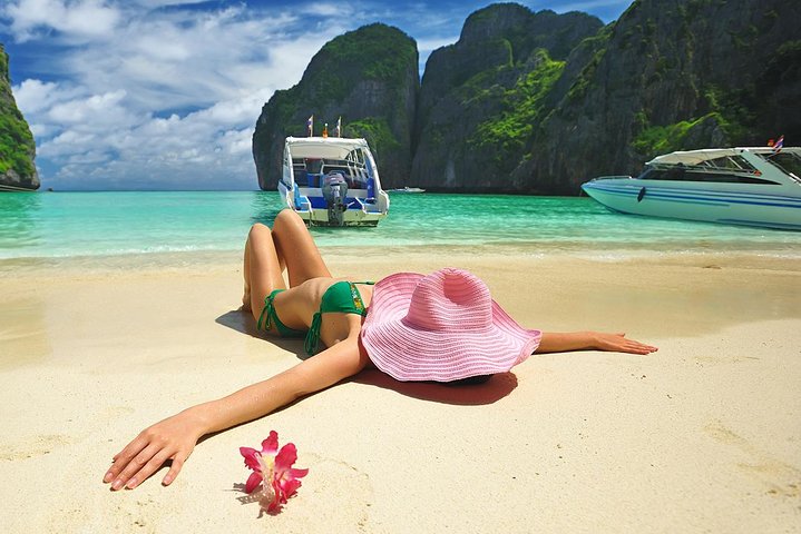 Phi Phi Islands Speedboat Adventure: Krabi's Tropical Paradise Awaits!