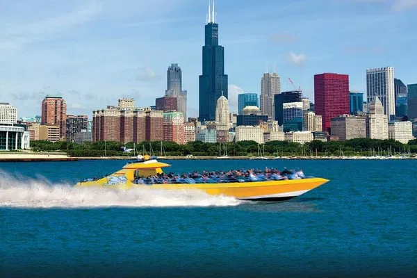 Chicago Thrills: Lake Michigan Speedboat Adventure!