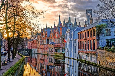 Bruges Private Day Trip from Amsterdam: Chocolate & Charm