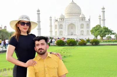 Unveiling Agra's Majesty: A Whirlwind Taj Mahal Day Trip from Delhi