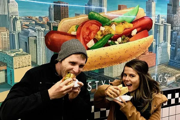Chicago Food Tour: Deep Dish, Hot Dogs & Hidden Gems