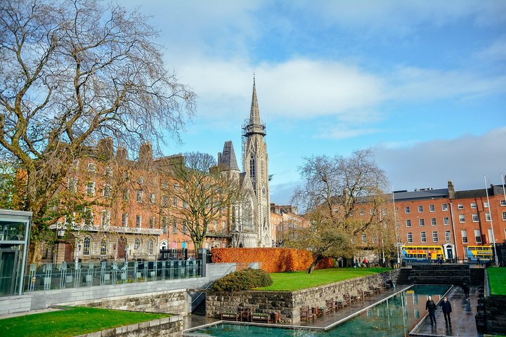 Uncover Dublin's Soul: A Private 1916 Easter Rising Tour with Locals