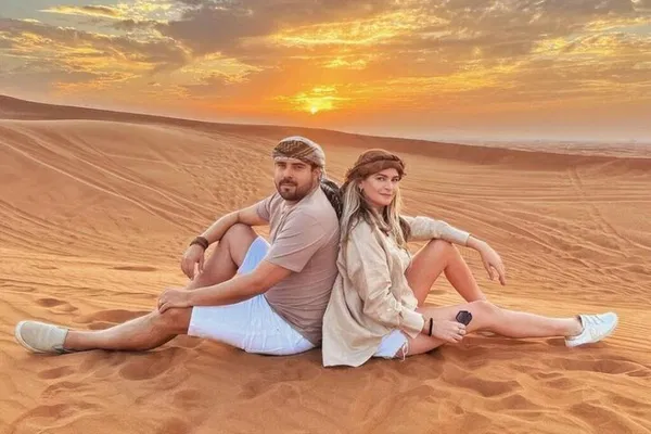 Dubai: Red Desert Safari, BBQ Dinner & Private 4x4!