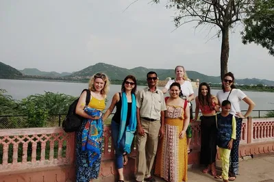 Jaipur's Local Gems: A Personalized Sightseeing Adventure