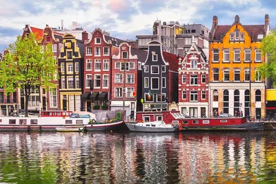 Discover Amsterdam's Charms: A Personalized Tour with a Local Expert