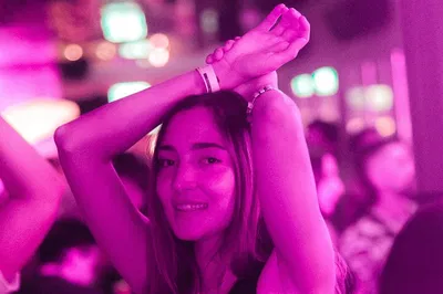 Unleash Amsterdam's Night: Exclusive Private Pub Crawl Adventure!