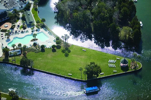 Kings Bay Scenic Cruise: Unveiling Crystal River's Wildlife Sanctuary