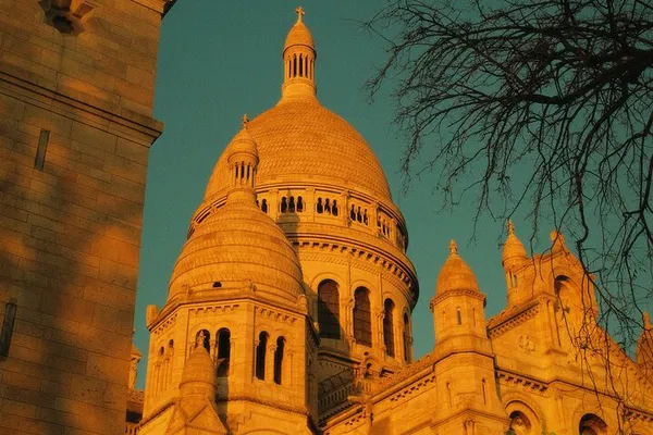 Montmartre's Best: Hidden Gems Walking Tour