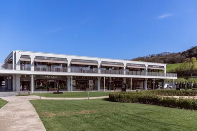 Luxury Outlet Escape: Private Shopping Tour to The Mall from Florence