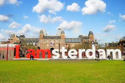 Amsterdam Sightseeing: Private Luxury Tour with Canal Cruise