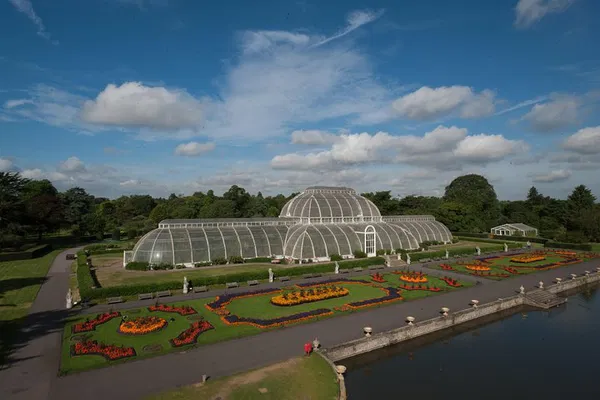 Explore London's Floral Paradise: Kew Gardens Adventure!