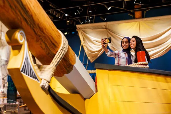 Revolution Museum: Skip-the-Line Ticket & Audio Tour