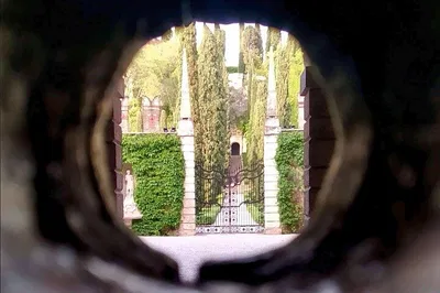 Verona Hillside Walking Tour: Discover Hidden Gems & Breathtaking Views