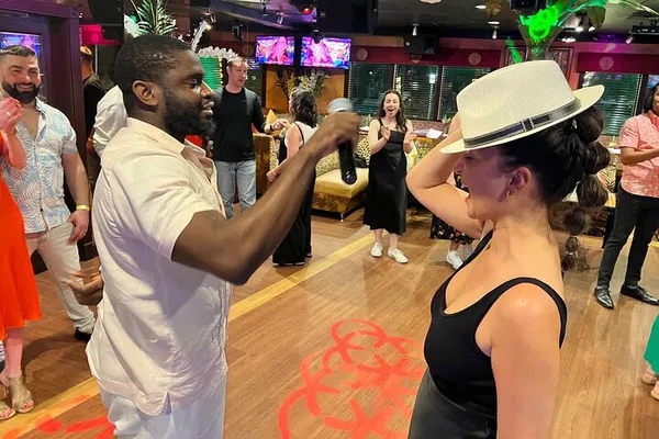 Miami Salsa Night: Dance, Mojitos & Club!