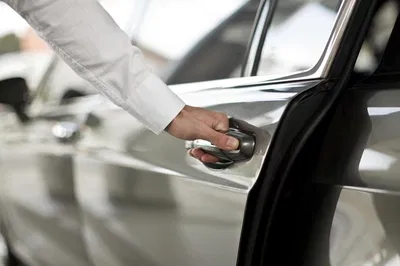 Milan on Your Terms: Private Car & Driver Experience