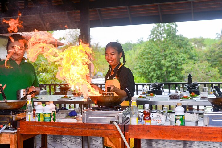 Lanta Thai Cookery School: Authentic Flavors & Cultural Immersion