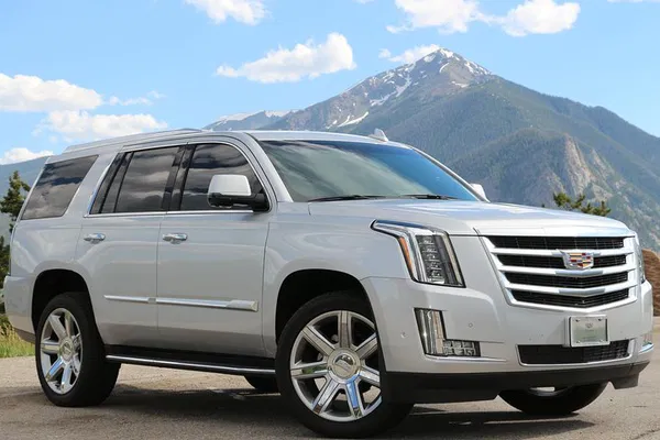 Luxury Mountain Rides: Denver to Vail Airport Shuttle