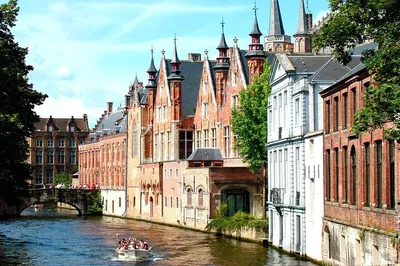 Bruges Fairytale: Discover Medieval Charm on a Private Day Trip from Paris