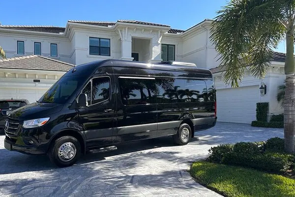Miami Private Transfer: Airport & Port in Style!