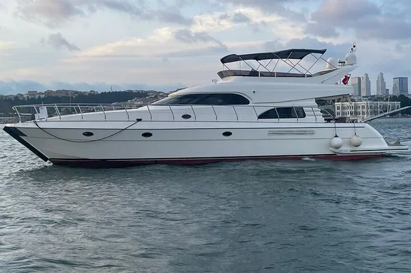 Private Istanbul Yacht Tour: Bosphorus Views