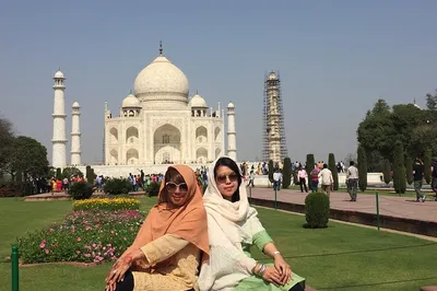 Discover Agra: A Luxurious Day Trip to the Taj Mahal from Delhi