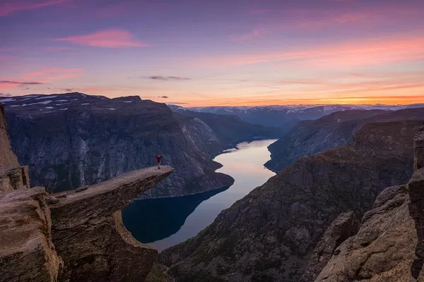 Trolltunga Overnight Hike: Sunset, Campfire & Views