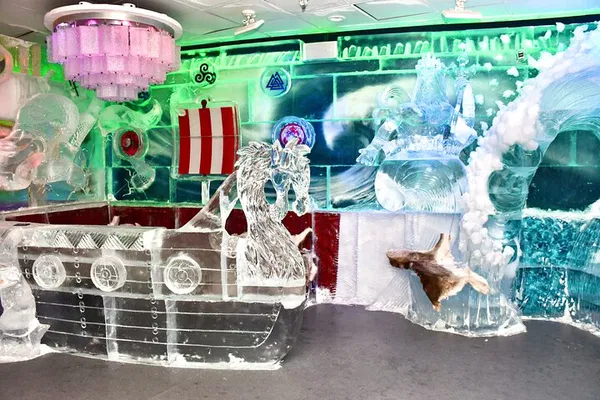 Las Vegas Minus5 Ice Bar: Chills & Thrills Await!