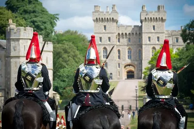Royal Windsor Unveiled: An Afternoon of History & Majesty