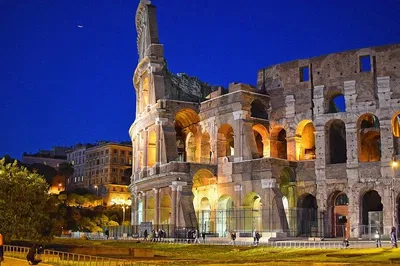Twilight Indulgence: Rome's Enchanting Night Tour with Aperitivo