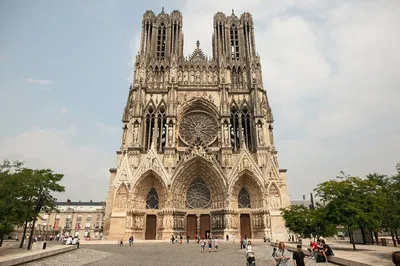 Reims Private Walking Tour: Champagne & History