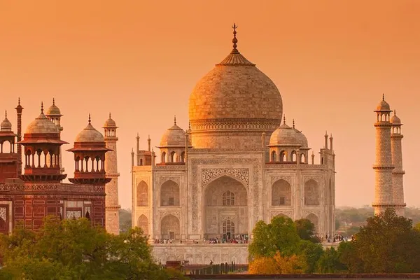 Unveiling Agra's Majesty: A Skip-the-Line Taj Mahal & Agra Fort Adventure