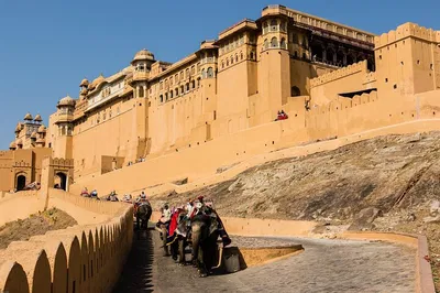 Unveiling Jaipur: A Luxurious 2-Day Train Adventure from Delhi