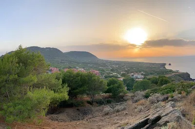 Unearth Ustica's Secrets: A Journey Through History and Archaeology