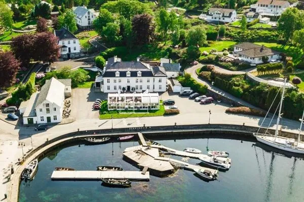 Bergen Fjord Escape: A Luxurious Private Cruise to Beckerwyc