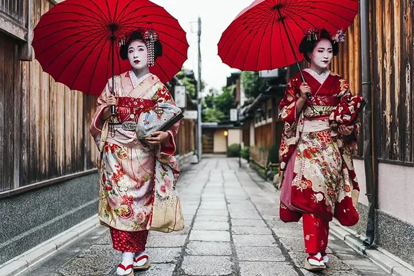 Kyoto Geisha Tour: History, Culture & Hidden Spots