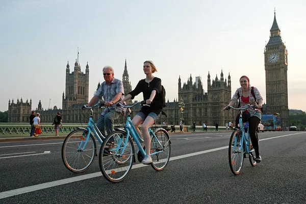 London Bike Tour: See Top Landmarks with Local Guide