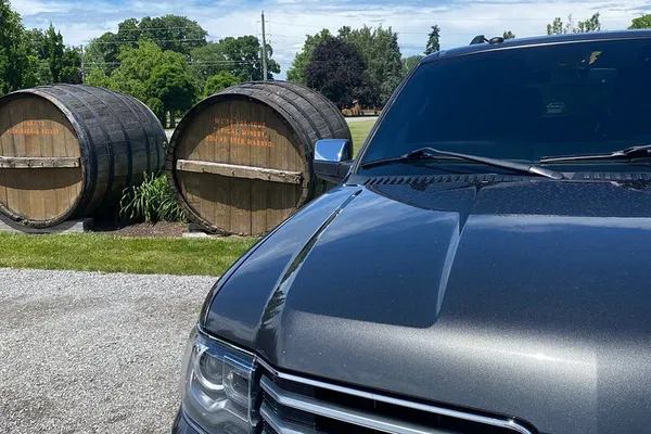 Niagara's Premium Wine & Dine: A Private Winery Tour Experience
