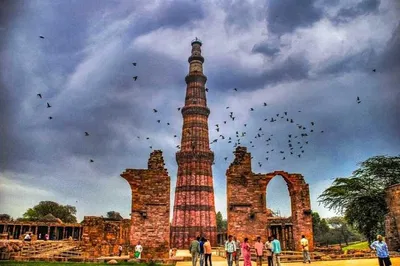 Discover Delhi's Treasures: A Private Guided Tour of Old & New Delhi