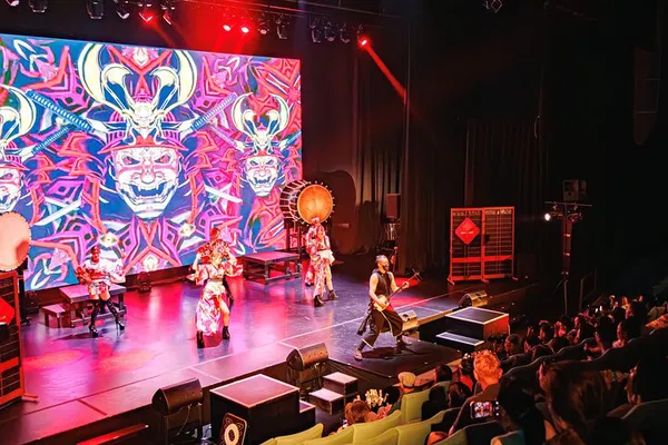Osaka Night Fusion: A Thrilling Spectacle of Japanese Arts!