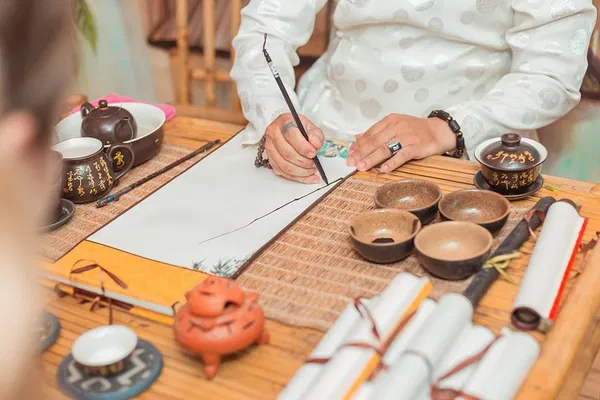 Hoi An: Lantern Making & Silk Painting Class!