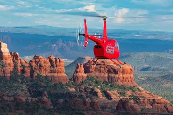 Soar Above Sedona: Awe-Inspiring Desert Thunder Helicopter Tour