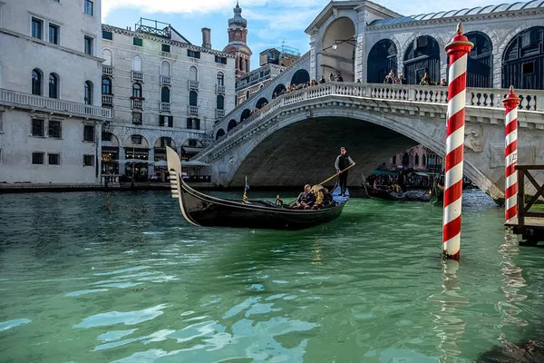 Unveiling Venice: A Personalized Photo Adventure