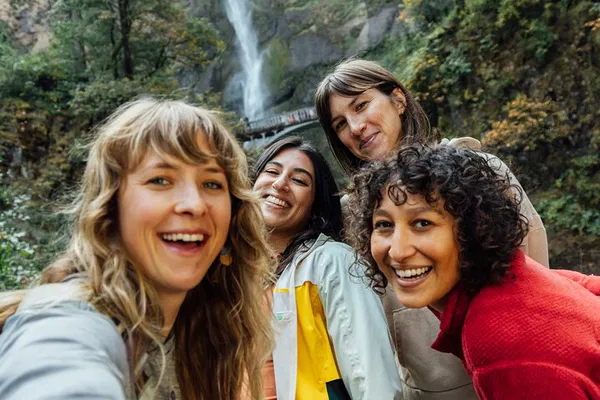 Columbia Gorge Waterfalls & Wine: Afternoon Tour