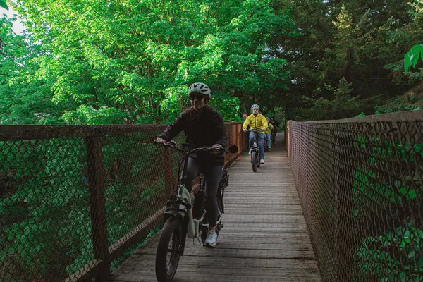 Seattle E-Bike Tour: Waterways, Nature & Hidden Gems