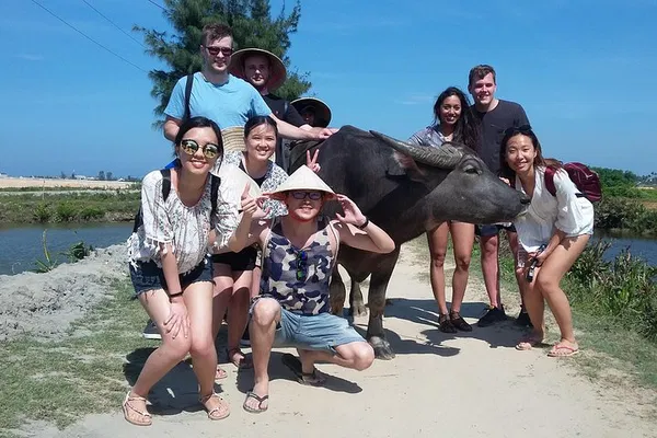 Hoi An: Buffalo Ride & Basket Boat Tour with Lunch