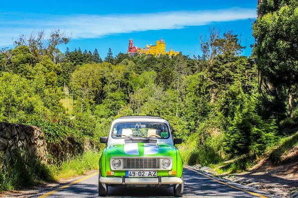 Sintra Private Tour: Palaces & Coast by Classic Car/Jeep