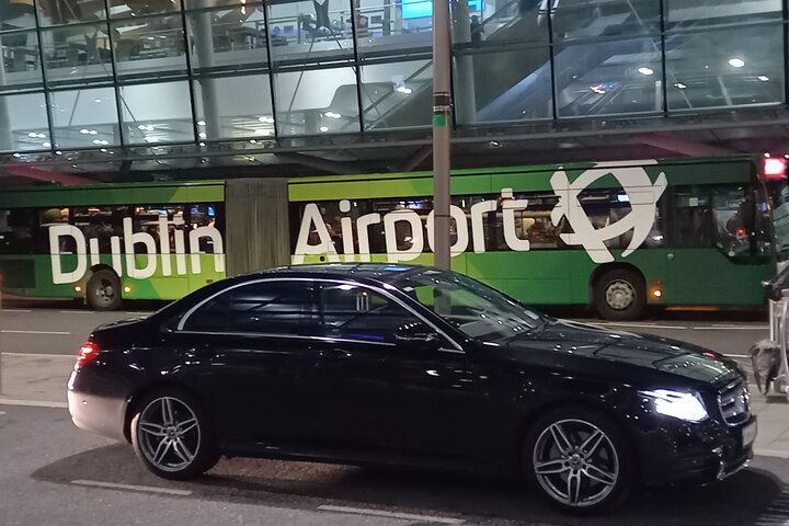 Dublin Airport Luxury: Premium Chauffeur Experience