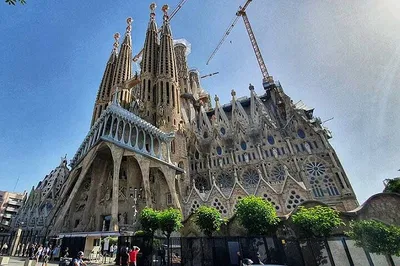 Sagrada Familia: Unveiling Gaudí's Barcelona Masterpiece