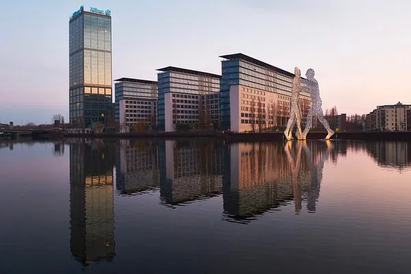 Capture Berlin's Soul: A River Spree Architecture Photography Journey